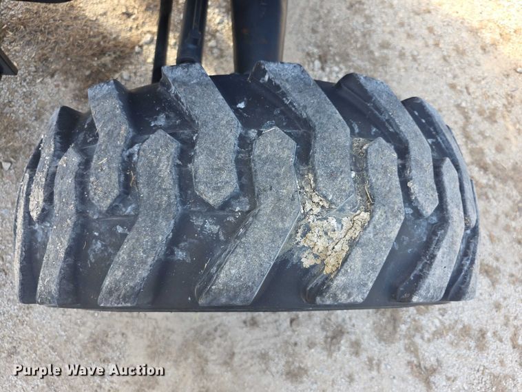 image for item FI0641 2011 New holland T1530 MFWD tractor