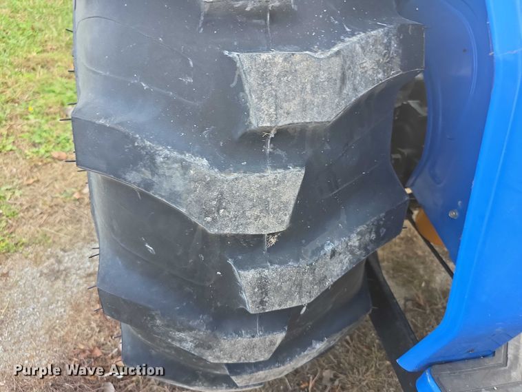 image for item FI0641 2011 New holland T1530 MFWD tractor