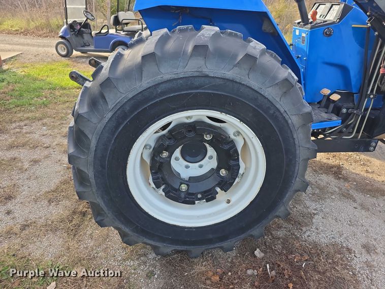 image for item FI0641 2011 New holland T1530 MFWD tractor