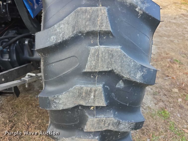 image for item FI0641 2011 New holland T1530 MFWD tractor