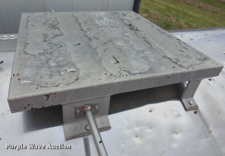 image for item FI0648 1986 Walker Sanitary 3A asphalt trailer  