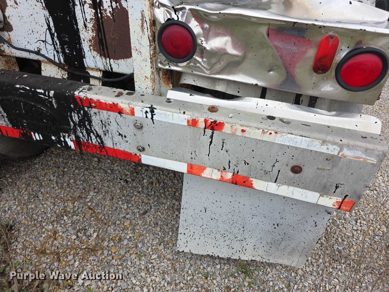 image for item FI0648 1986 Walker Sanitary 3A asphalt trailer  