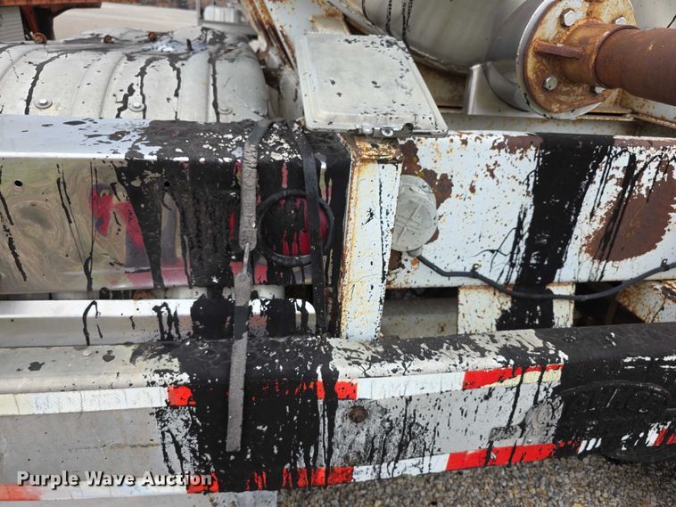 image for item FI0648 1986 Walker Sanitary 3A asphalt trailer  