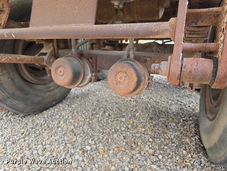 image for item FI0648 1986 Walker Sanitary 3A asphalt trailer  