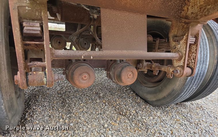 image for item FI0648 1986 Walker Sanitary 3A asphalt trailer  