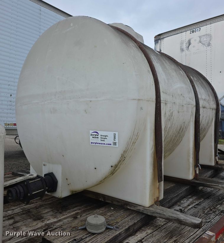 image for item FI0652 (2) poly tanks