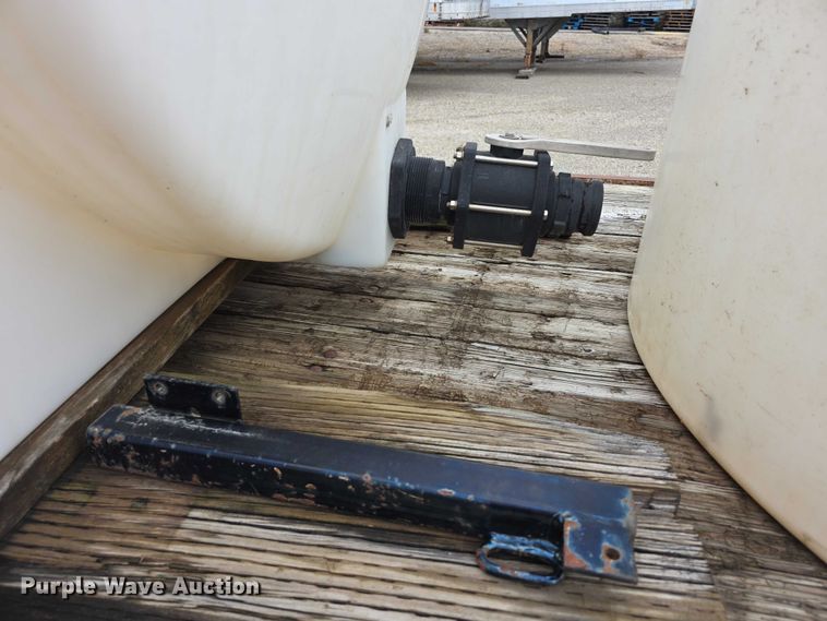 image for item FI0652 (2) poly tanks