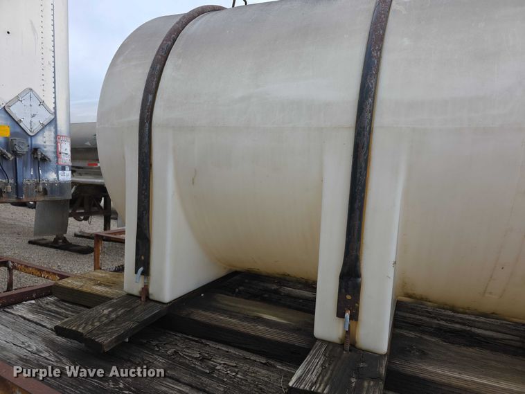 image for item FI0652 (2) poly tanks