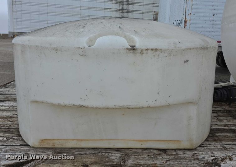 image for item FI0652 (2) poly tanks