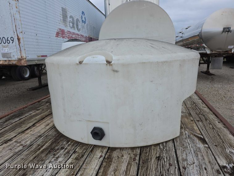 image for item FI0652 (2) poly tanks