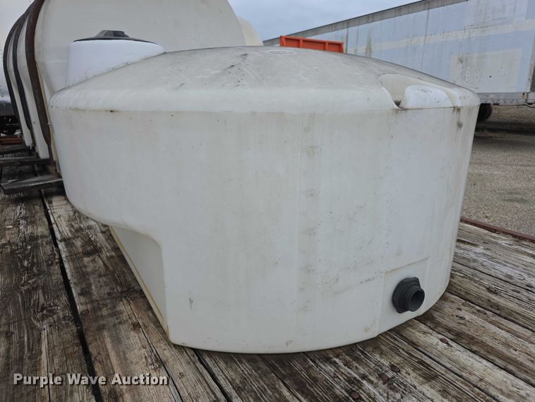 image for item FI0652 (2) poly tanks