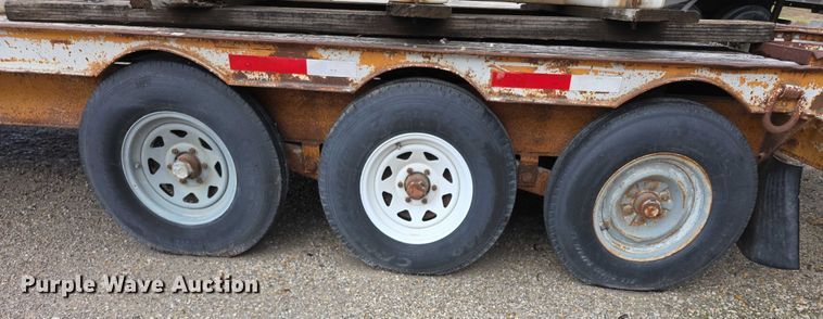 image for item FI0653 1983 Carrier King 2000 equipment trailer