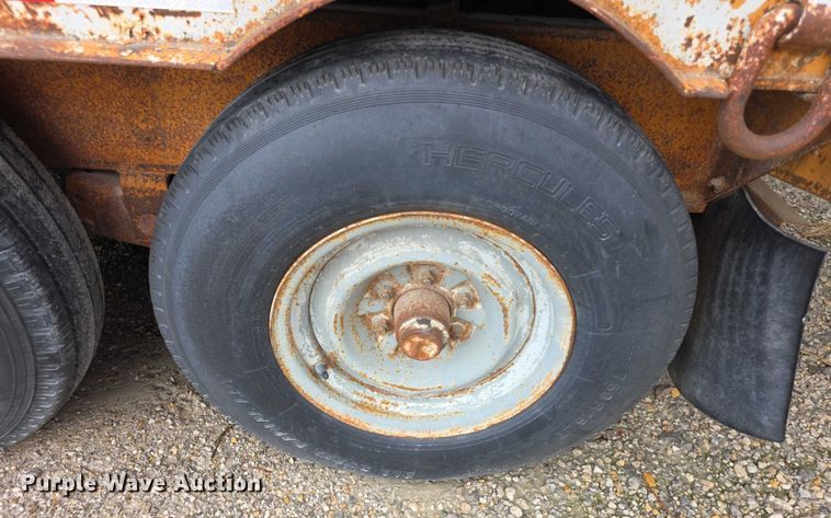 image for item FI0653 1983 Carrier King 2000 equipment trailer