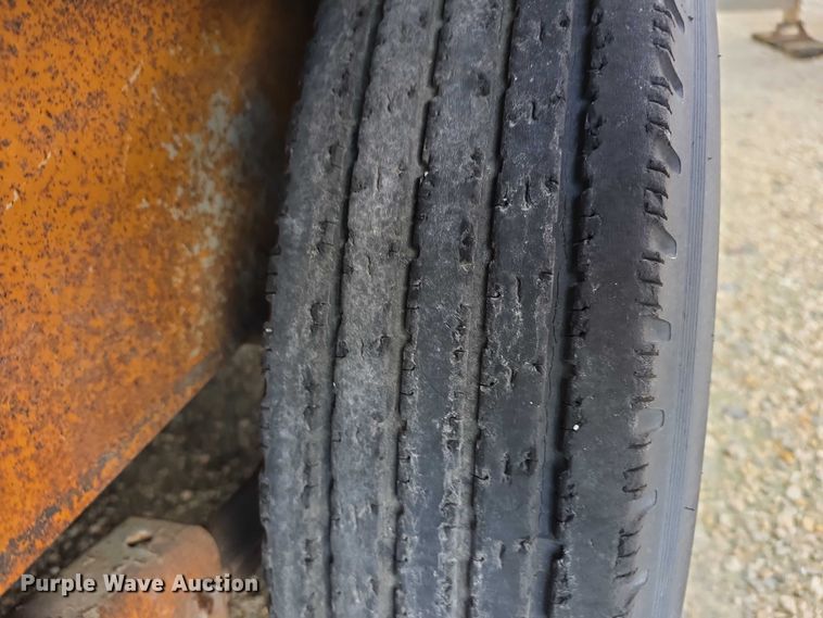 image for item FI0653 1983 Carrier King 2000 equipment trailer