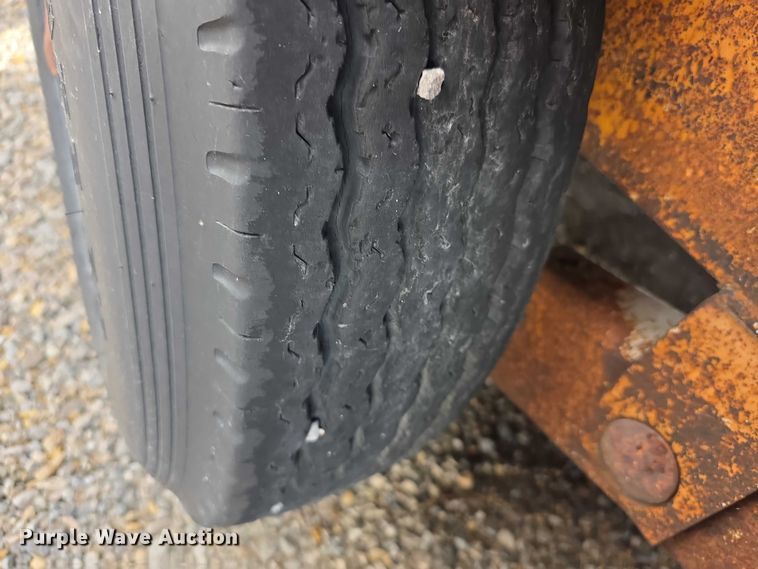 image for item FI0653 1983 Carrier King 2000 equipment trailer