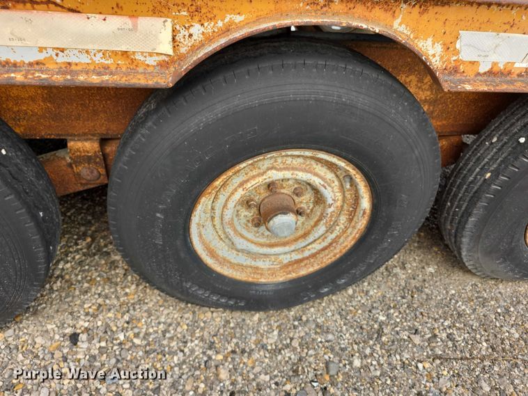 image for item FI0653 1983 Carrier King 2000 equipment trailer