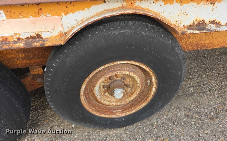 image for item FI0653 1983 Carrier King 2000 equipment trailer