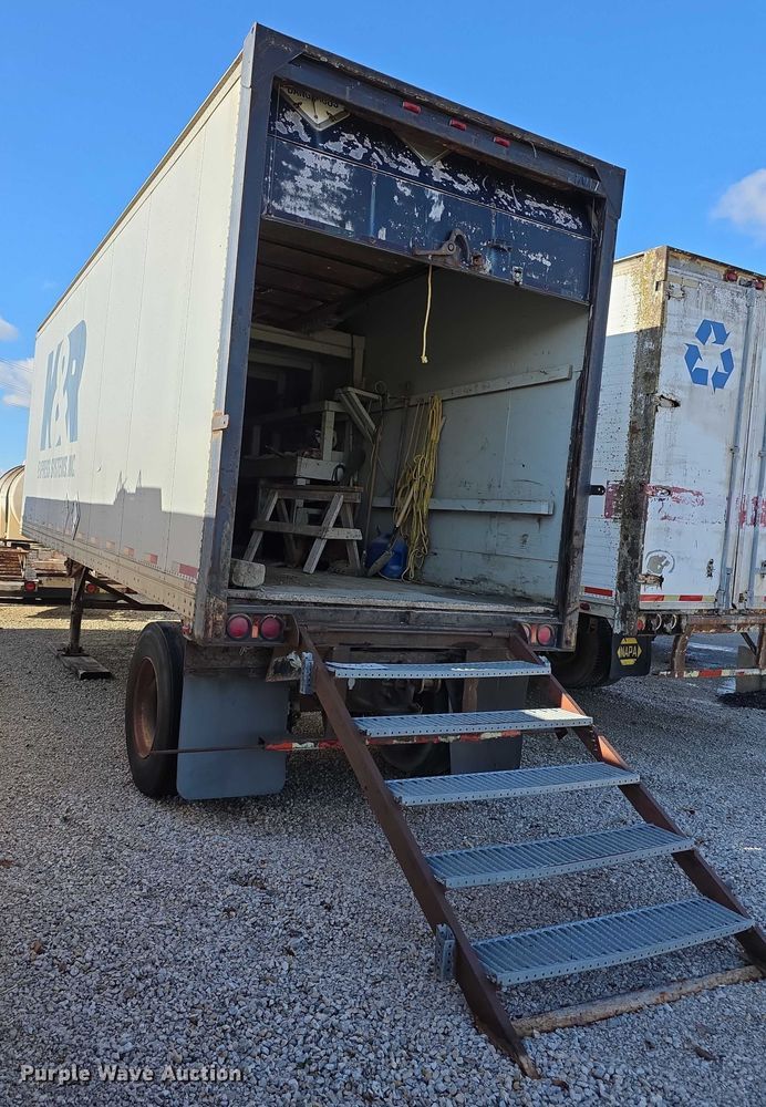 image for item FI0654 1994 Strick dry van trailer