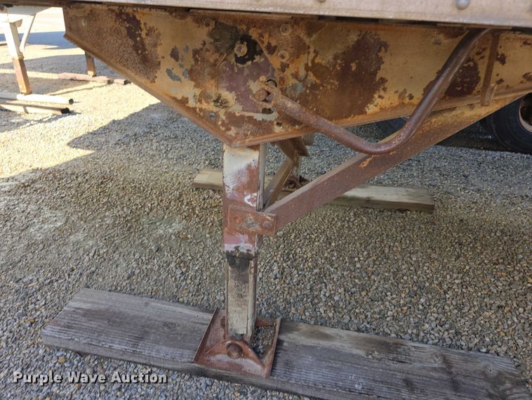 image for item FI0654 1994 Strick dry van trailer