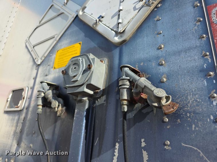 image for item FI0654 1994 Strick dry van trailer