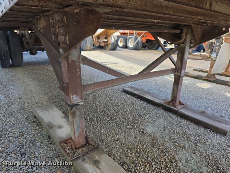 image for item FI0654 1994 Strick dry van trailer