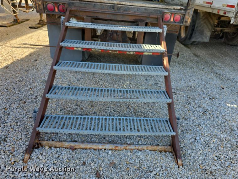 image for item FI0654 1994 Strick dry van trailer