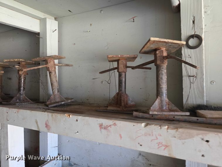 image for item FI0654 1994 Strick dry van trailer