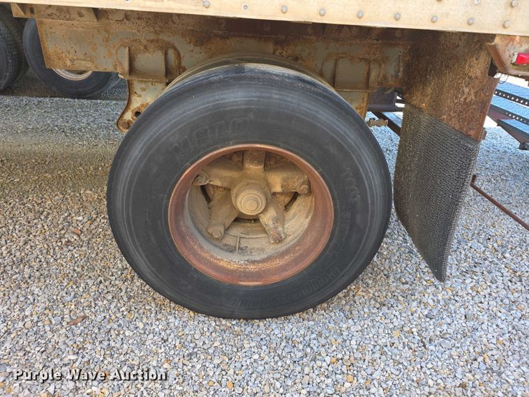 image for item FI0654 1994 Strick dry van trailer