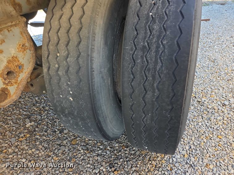 image for item FI0654 1994 Strick dry van trailer