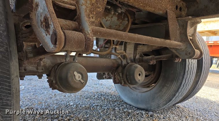 image for item FI0654 1994 Strick dry van trailer