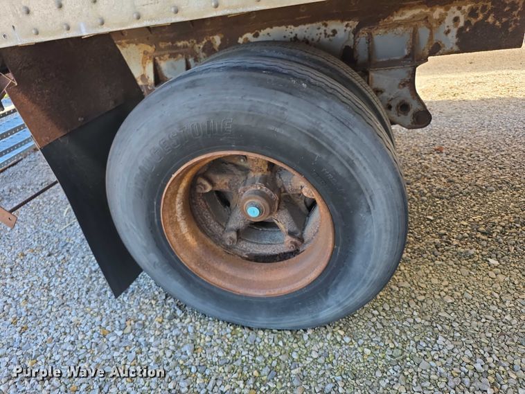 image for item FI0654 1994 Strick dry van trailer