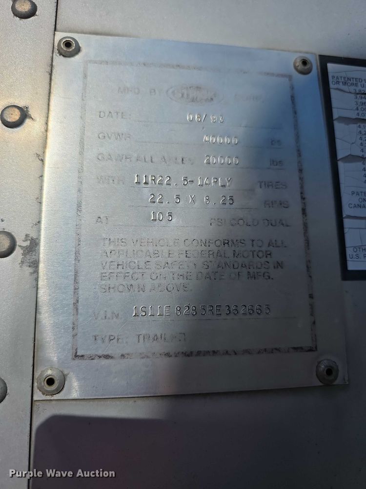 image for item FI0654 1994 Strick dry van trailer