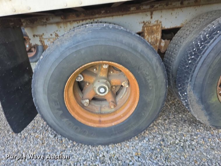 image for item FI0655 1979 Dorsey AIDT277 dry van trailer