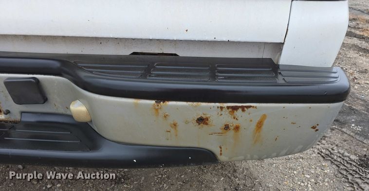 image for item FI0660 2000 Chevrolet Silverado 1500 pickup truck