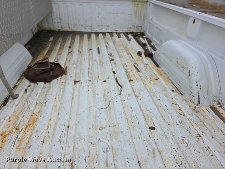 image for item FI0660 2000 Chevrolet Silverado 1500 pickup truck