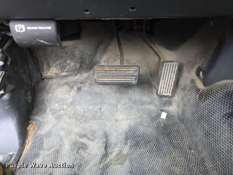 image for item FI0660 2000 Chevrolet Silverado 1500 pickup truck