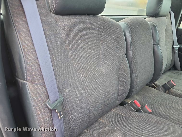 image for item FI0660 2000 Chevrolet Silverado 1500 pickup truck