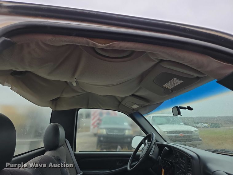 image for item FI0660 2000 Chevrolet Silverado 1500 pickup truck