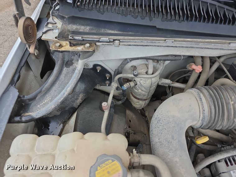 image for item FI0660 2000 Chevrolet Silverado 1500 pickup truck