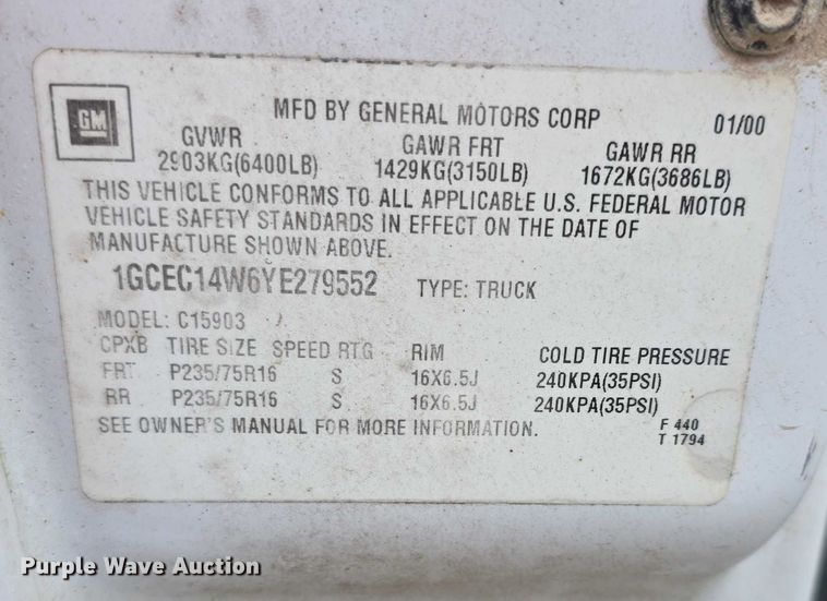 image for item FI0660 2000 Chevrolet Silverado 1500 pickup truck