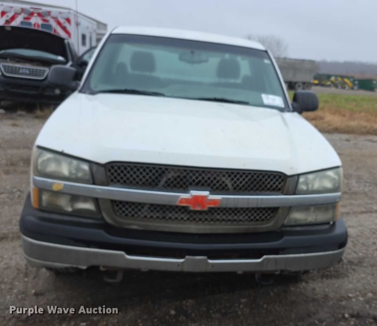 image for item FI0662 2003 Chevrolet Silverado 1500 pickup truck