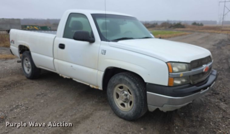 image for item FI0662 2003 Chevrolet Silverado 1500 pickup truck