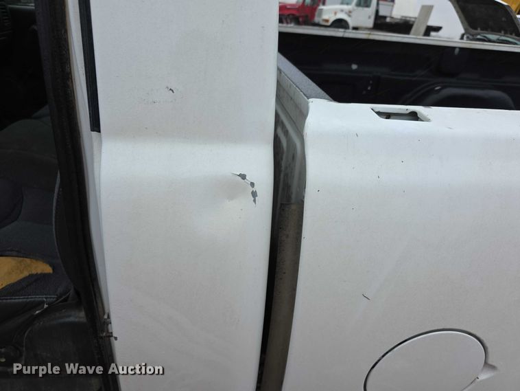 image for item FI0662 2003 Chevrolet Silverado 1500 pickup truck