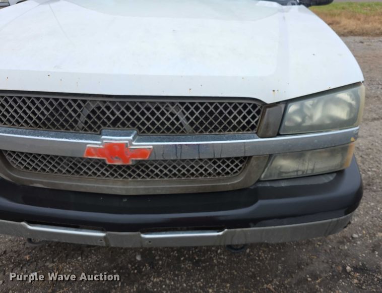 image for item FI0662 2003 Chevrolet Silverado 1500 pickup truck