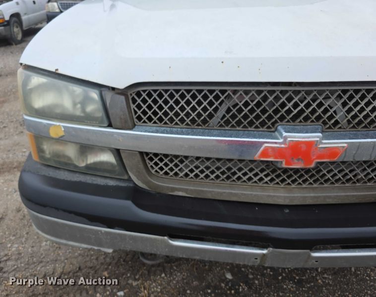 image for item FI0662 2003 Chevrolet Silverado 1500 pickup truck