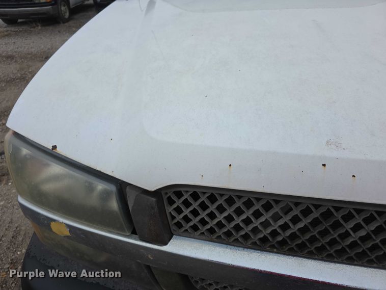 image for item FI0662 2003 Chevrolet Silverado 1500 pickup truck