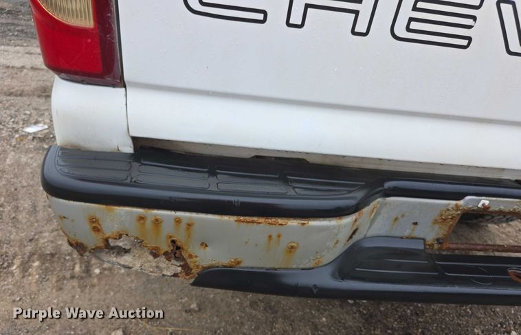 image for item FI0662 2003 Chevrolet Silverado 1500 pickup truck