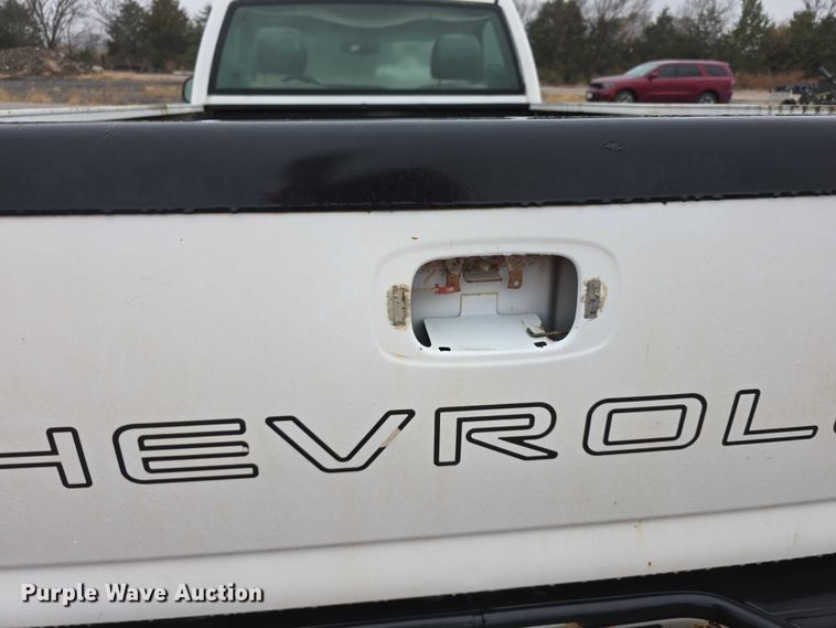 image for item FI0662 2003 Chevrolet Silverado 1500 pickup truck