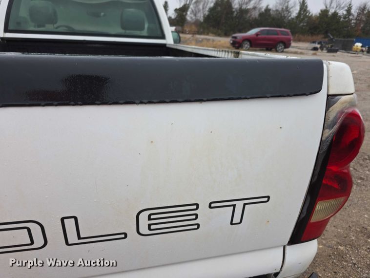 image for item FI0662 2003 Chevrolet Silverado 1500 pickup truck