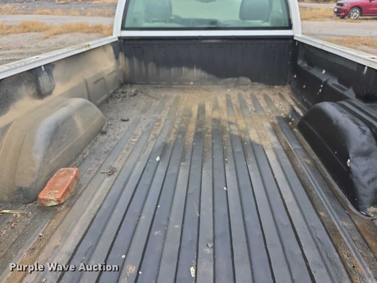 image for item FI0662 2003 Chevrolet Silverado 1500 pickup truck